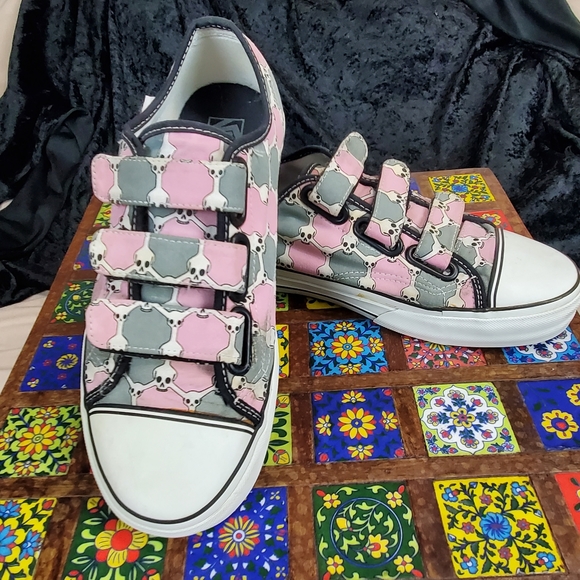 Vans Shoes - Vans Pink, Gray & White/Black Skull Design || 11.5